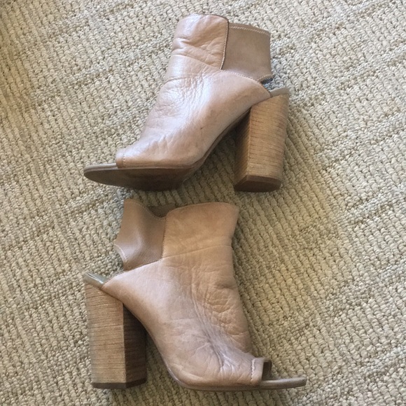 Dolce Vita beige heels - 8 - Picture 1 of 5